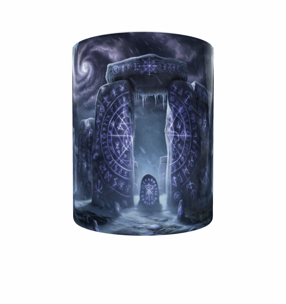Stonehenge-Tasse – Magischer Steinkreis im Runenlicht