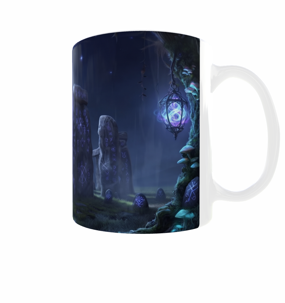 Stonehenge-Tasse – Runenzauber unter Sternen