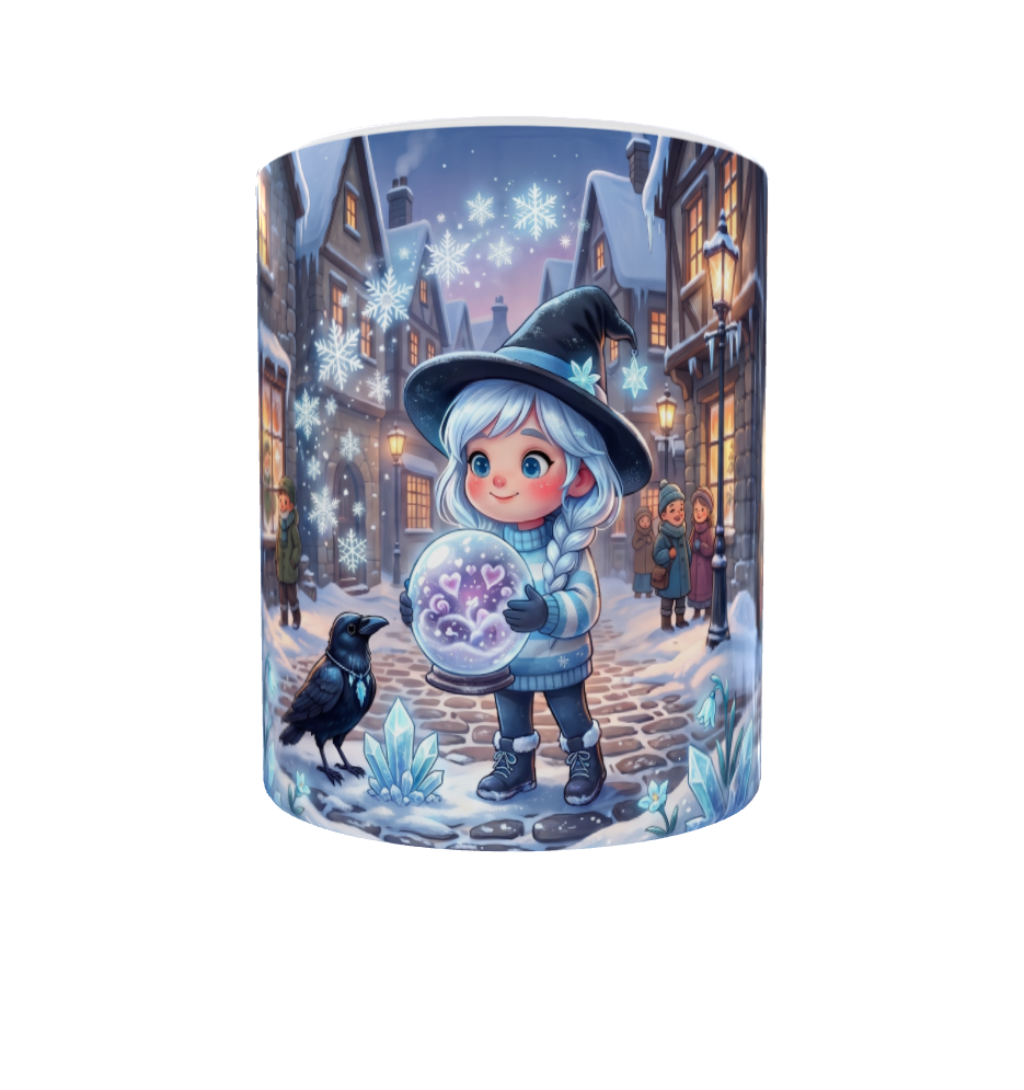 Winterhexe Tasse – Detailansicht mit Raben, Laternenlicht und funkelnden Schneeflocken